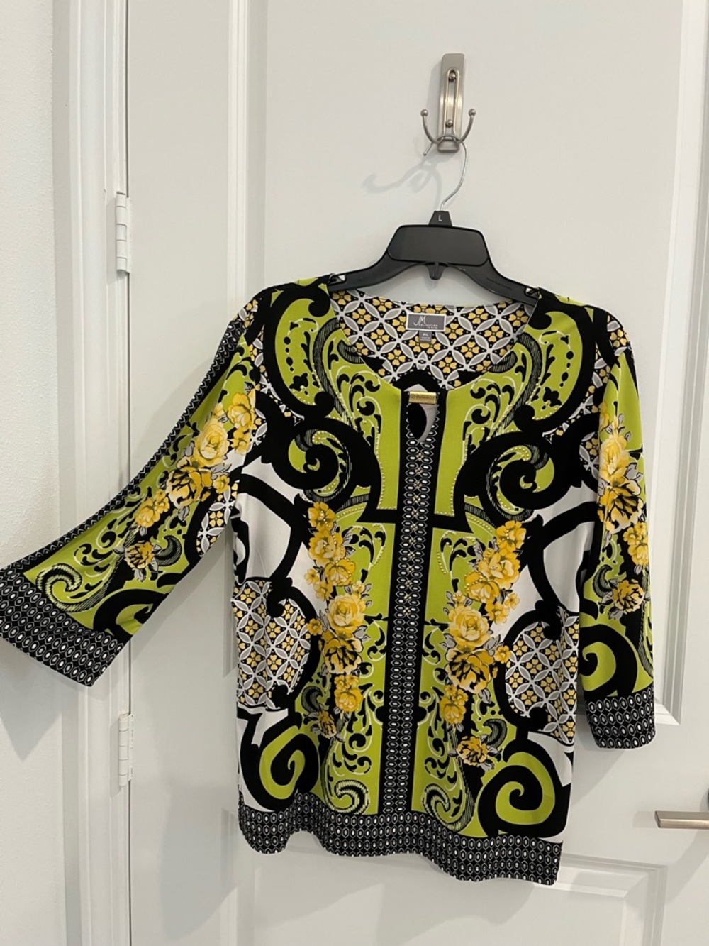 JM Green, Black & White Floral Print Top